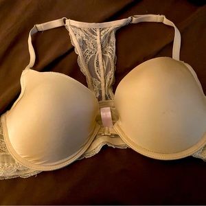 Candies 38 C razorback bra with front snap closure
